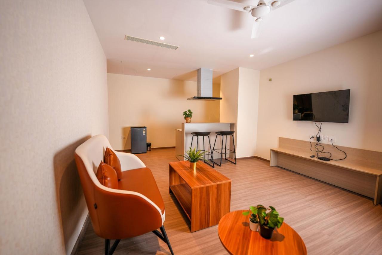 Casa Hotel & Suites, Gachibowli, Hyderabad Exterior photo
