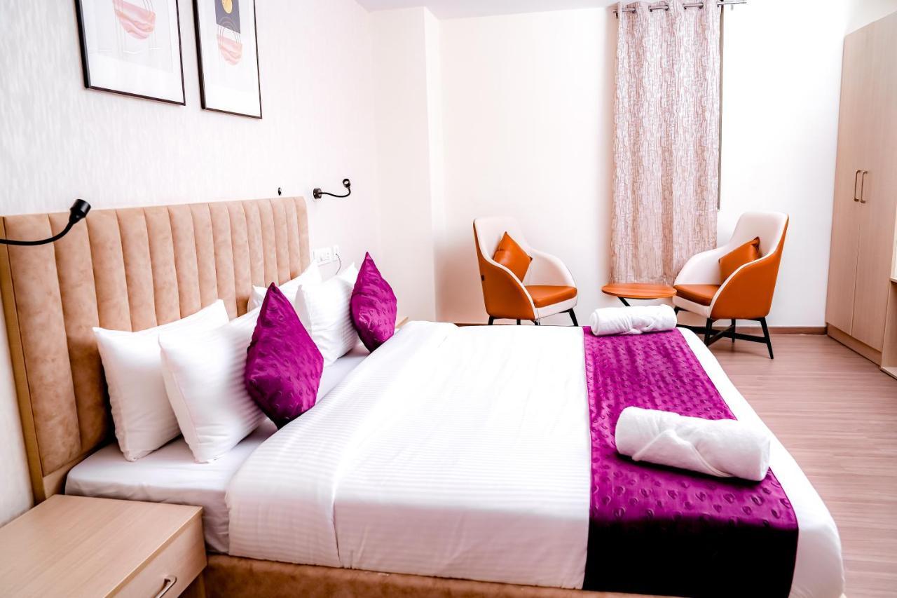 Casa Hotel & Suites, Gachibowli, Hyderabad Exterior photo