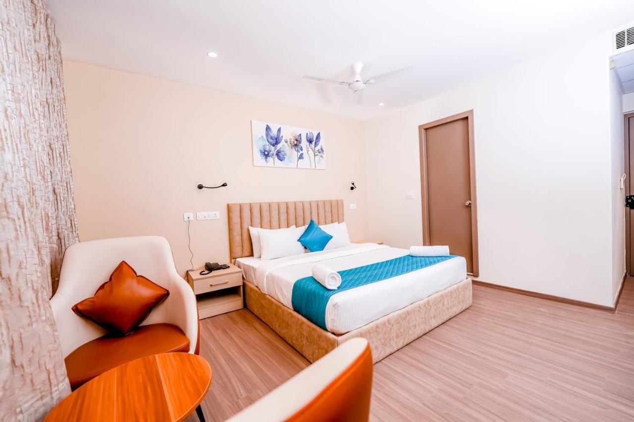 Casa Hotel & Suites, Gachibowli, Hyderabad Exterior photo