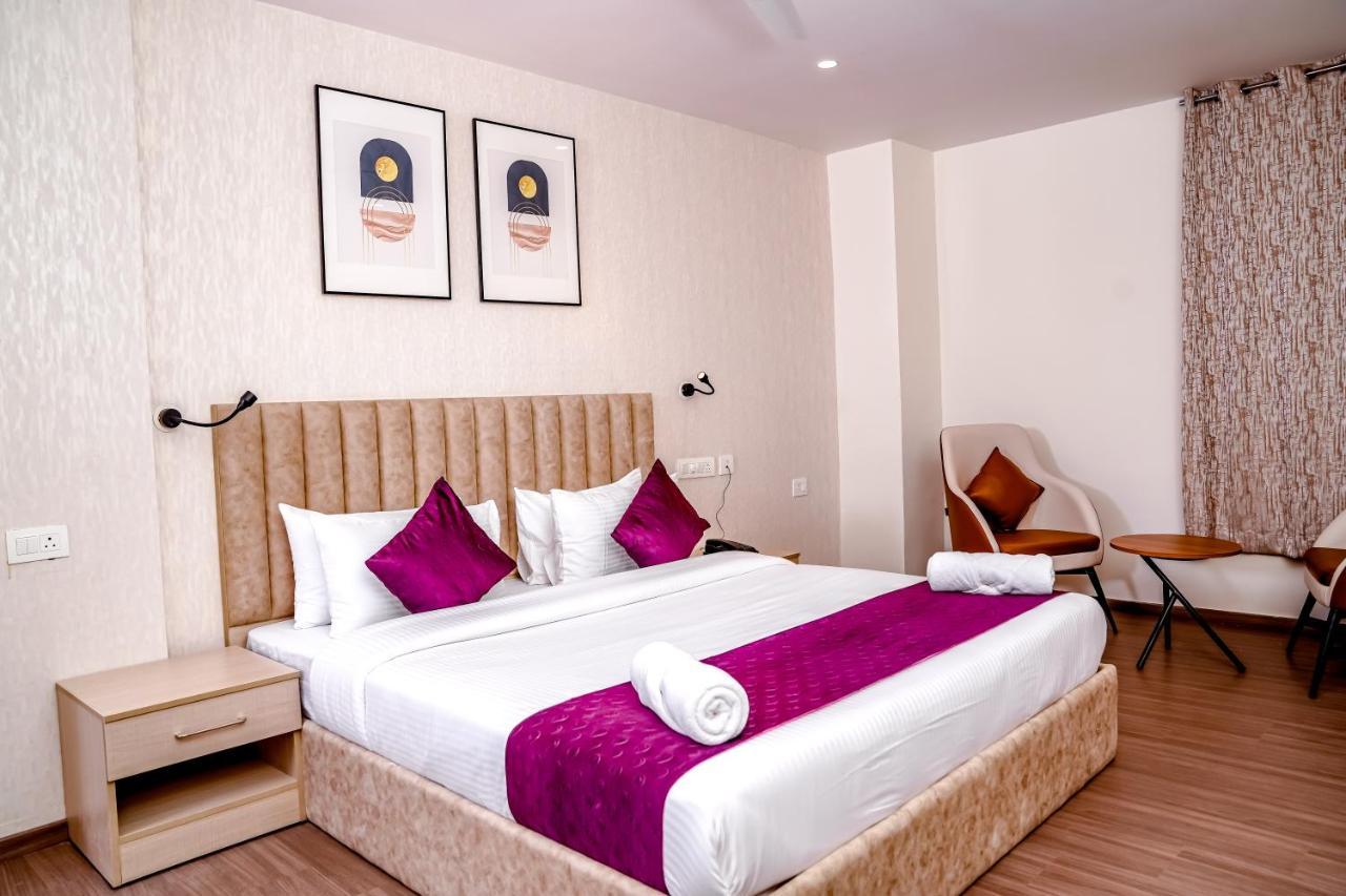 Casa Hotel & Suites, Gachibowli, Hyderabad Exterior photo