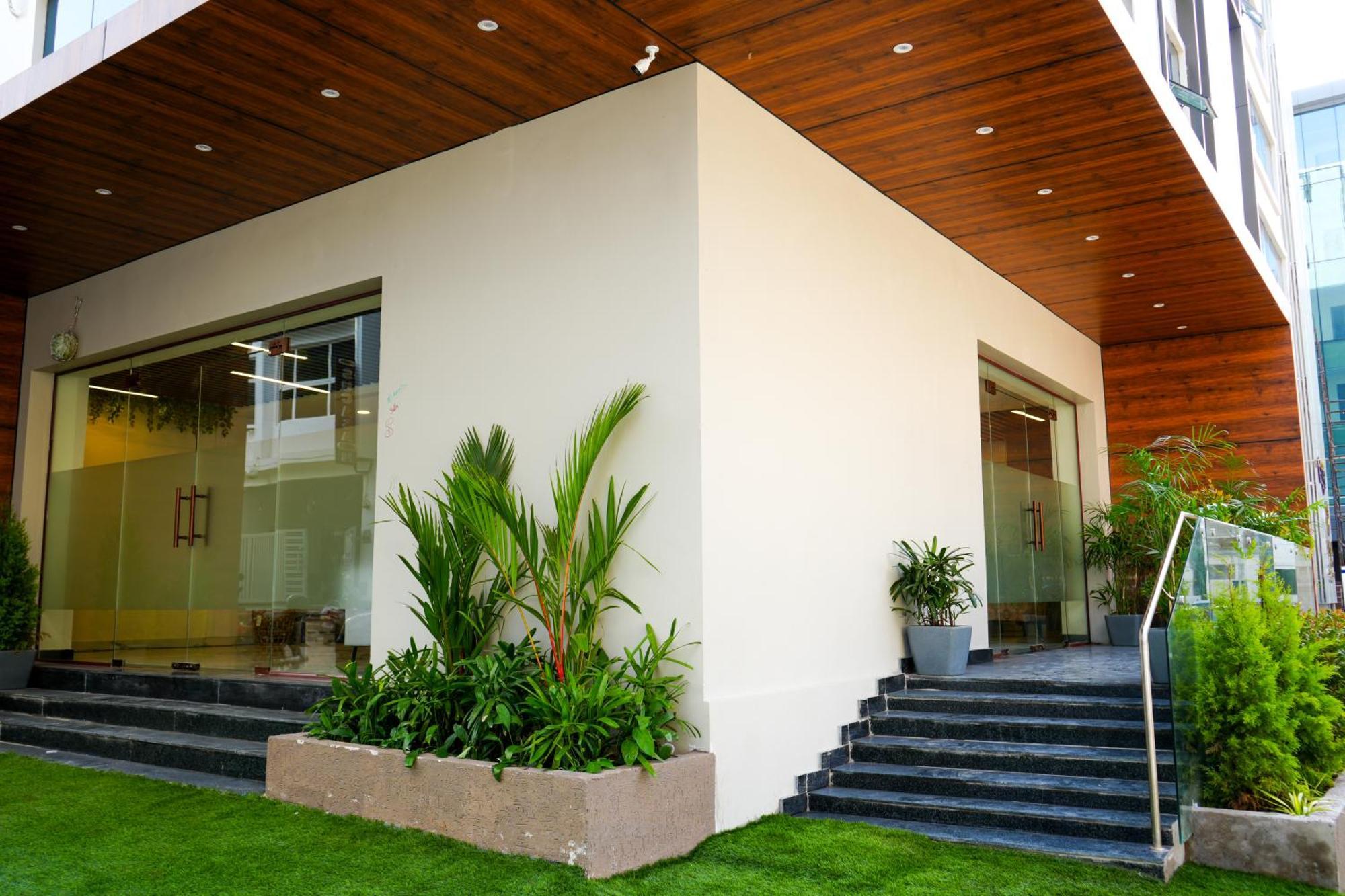 Casa Hotel & Suites, Gachibowli, Hyderabad Exterior photo