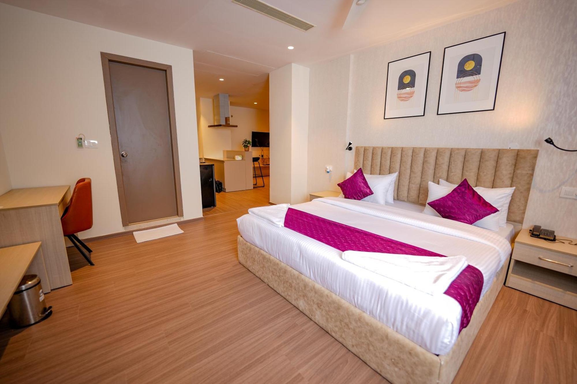 Casa Hotel & Suites, Gachibowli, Hyderabad Exterior photo